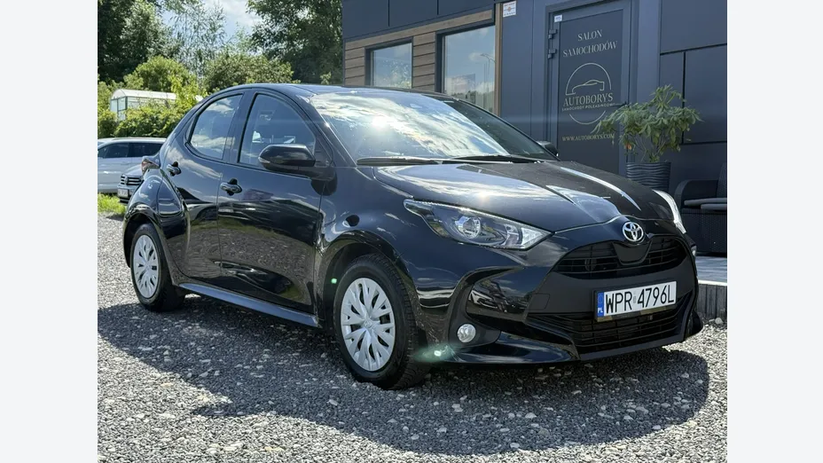 TOYOTA Yaris -