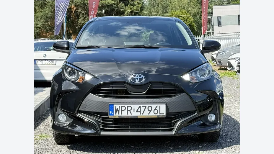 TOYOTA Yaris -