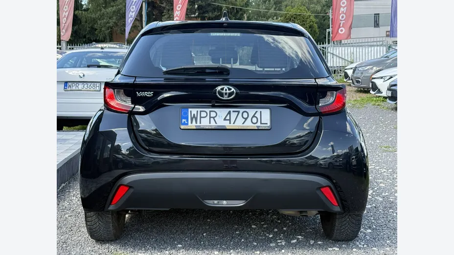 TOYOTA Yaris -