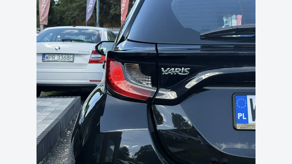 TOYOTA Yaris -