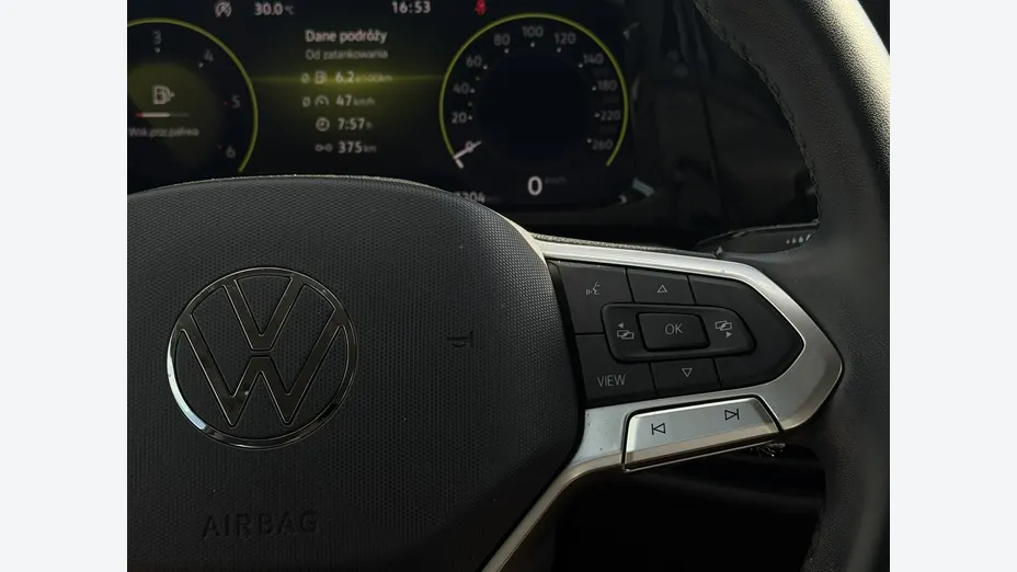 VOLKSWAGEN Golf -