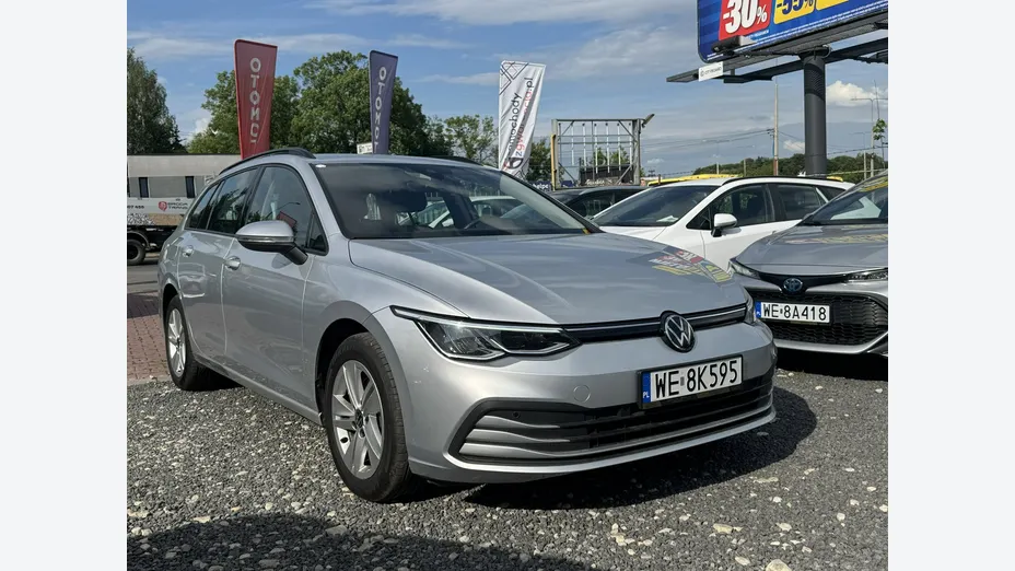 VOLKSWAGEN Golf -
