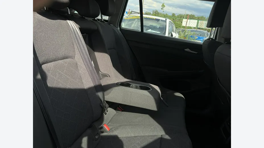 VOLKSWAGEN Golf -
