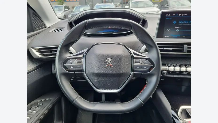 PEUGEOT 3008 -