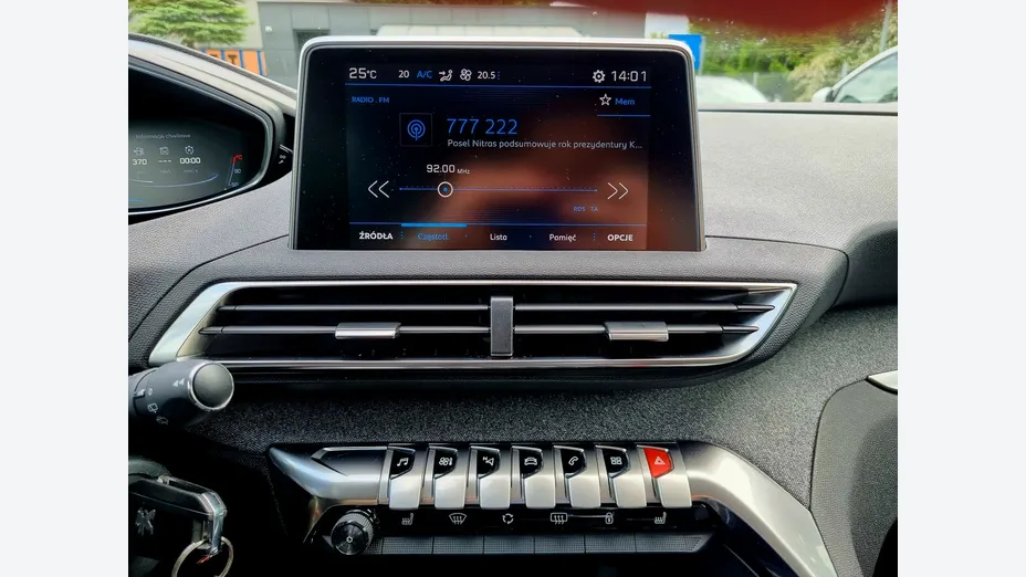 PEUGEOT 3008 -