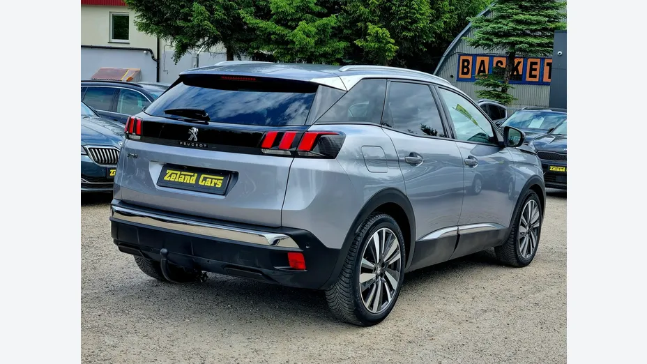 PEUGEOT 3008 -