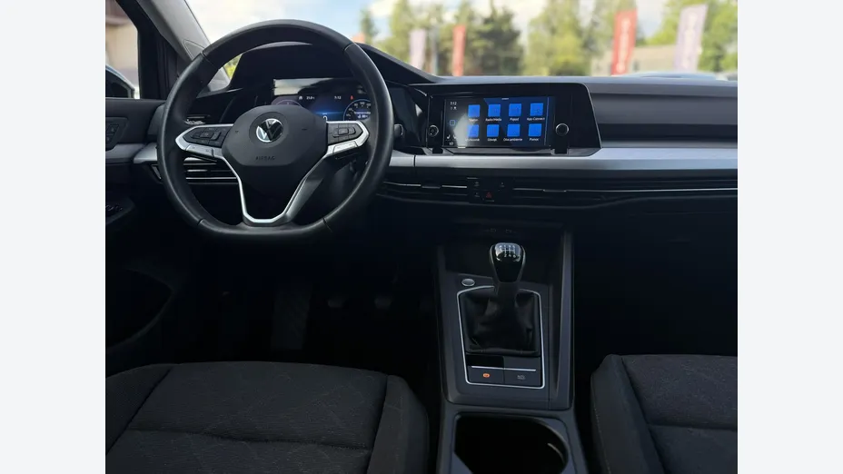 VOLKSWAGEN Golf -