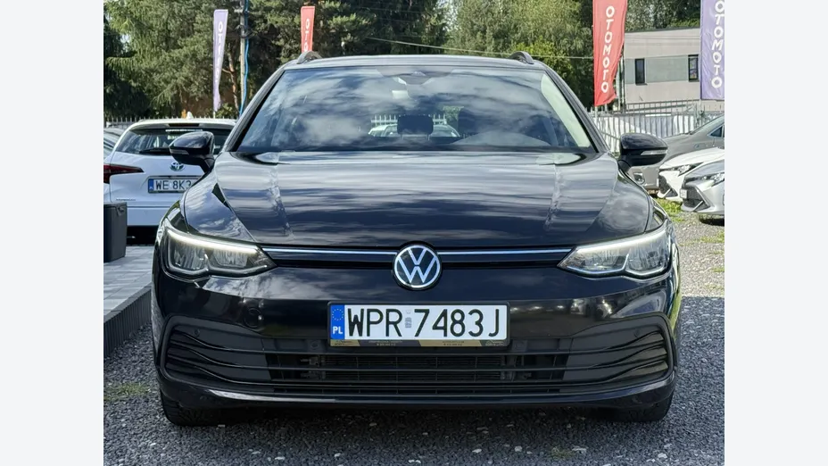 VOLKSWAGEN Golf -