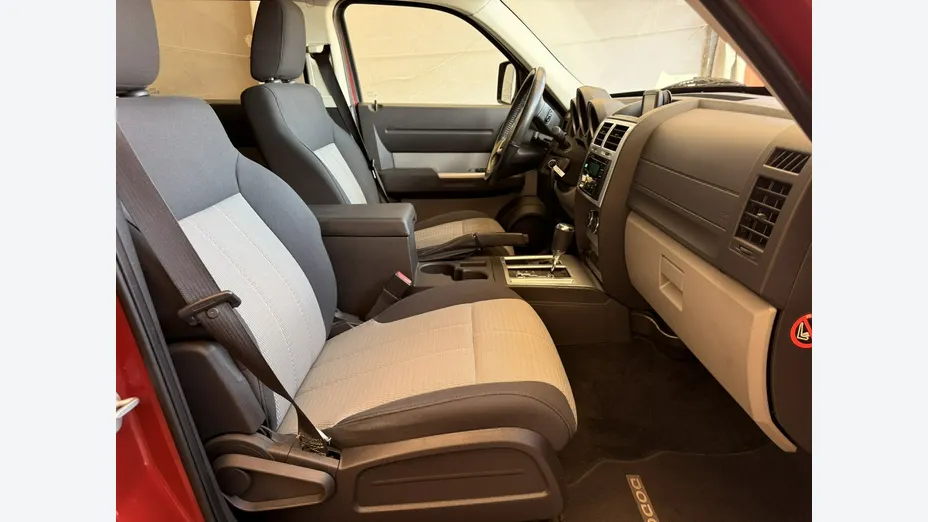 DODGE Nitro -