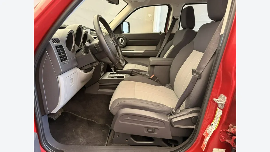DODGE Nitro -