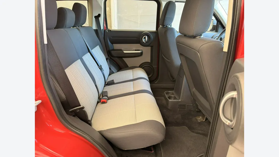 DODGE Nitro -