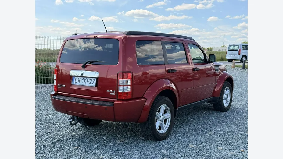 DODGE Nitro -