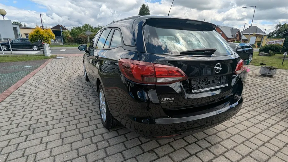 OPEL Astra -