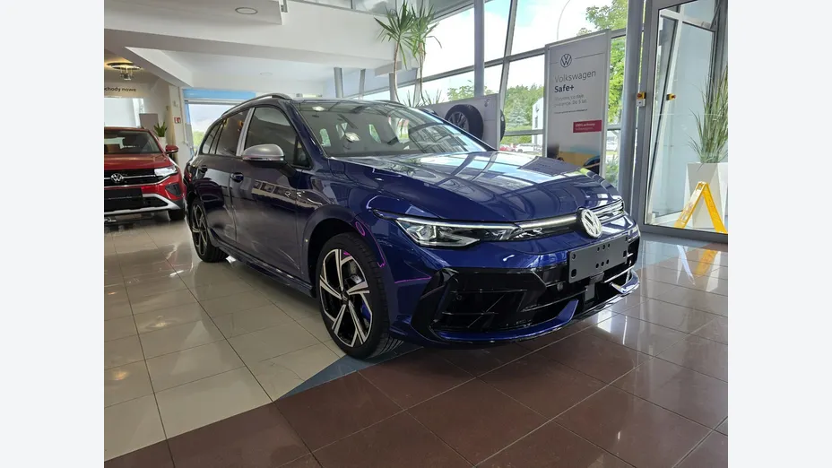 VOLKSWAGEN Golf -