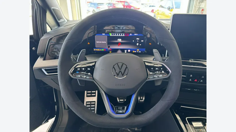 VOLKSWAGEN Golf -