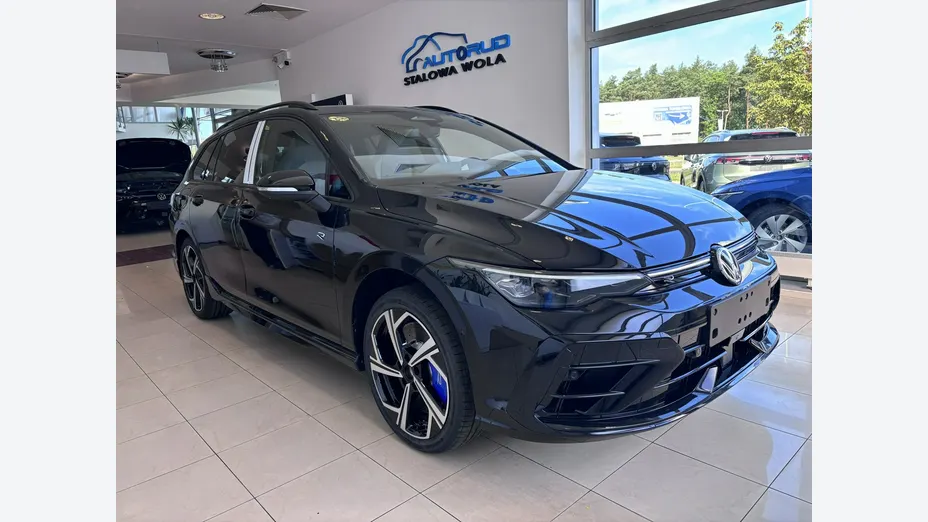 VOLKSWAGEN Golf -