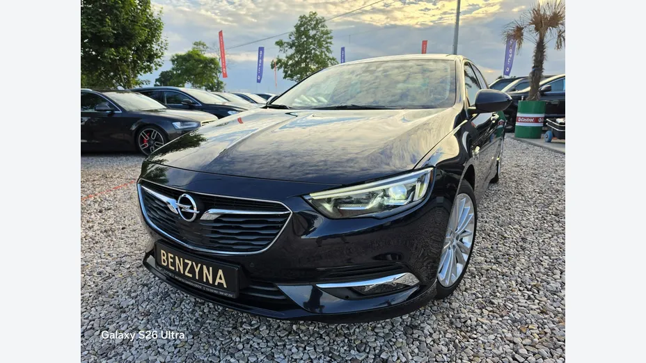 OPEL Insignia -