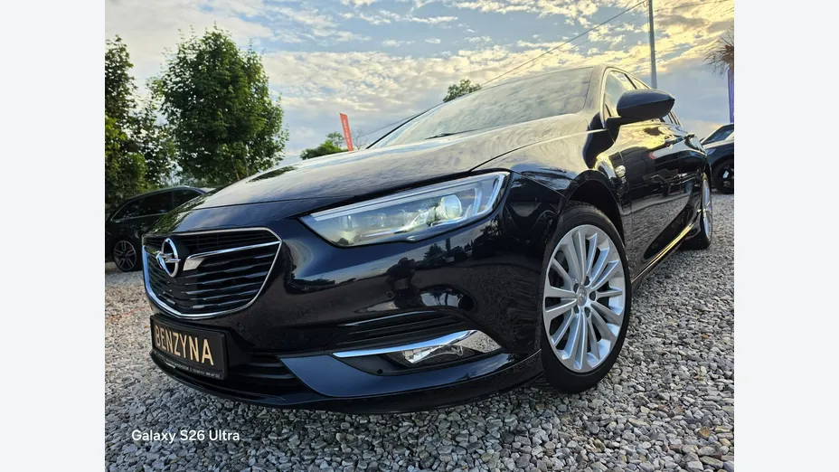 OPEL Insignia -