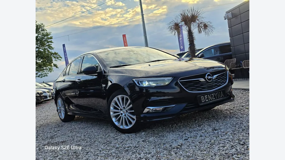 OPEL Insignia -
