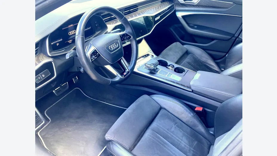 AUDI A6 -