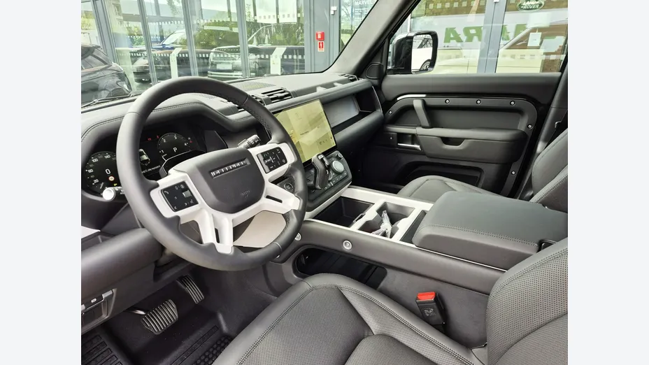 LAND ROVER Defender -