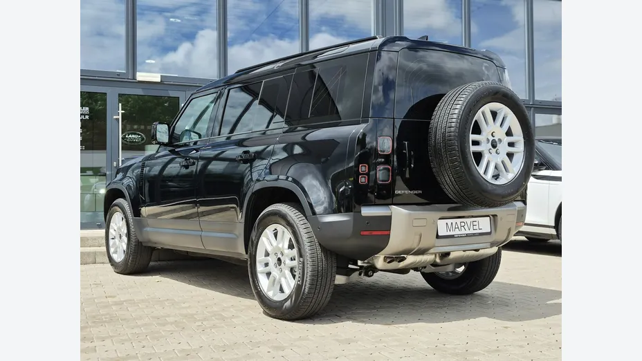 LAND ROVER Defender -