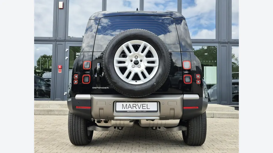 LAND ROVER Defender -