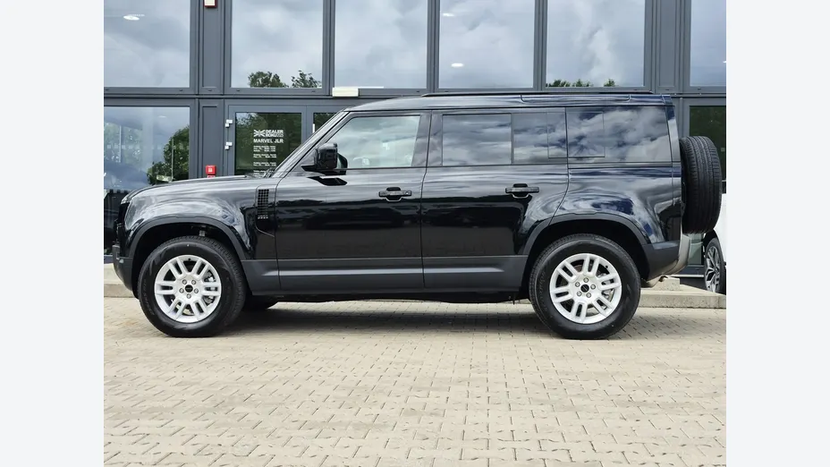 LAND ROVER Defender -
