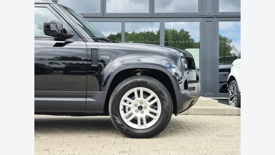 LAND ROVER Defender -