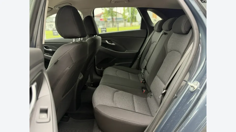 HYUNDAI i30 -