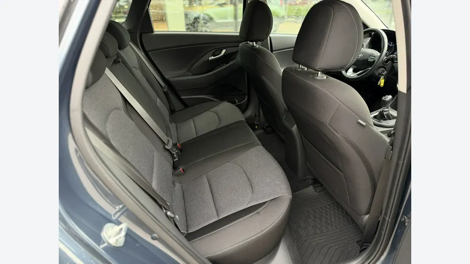 HYUNDAI i30 -