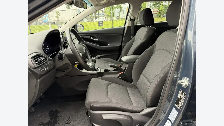 HYUNDAI i30 -