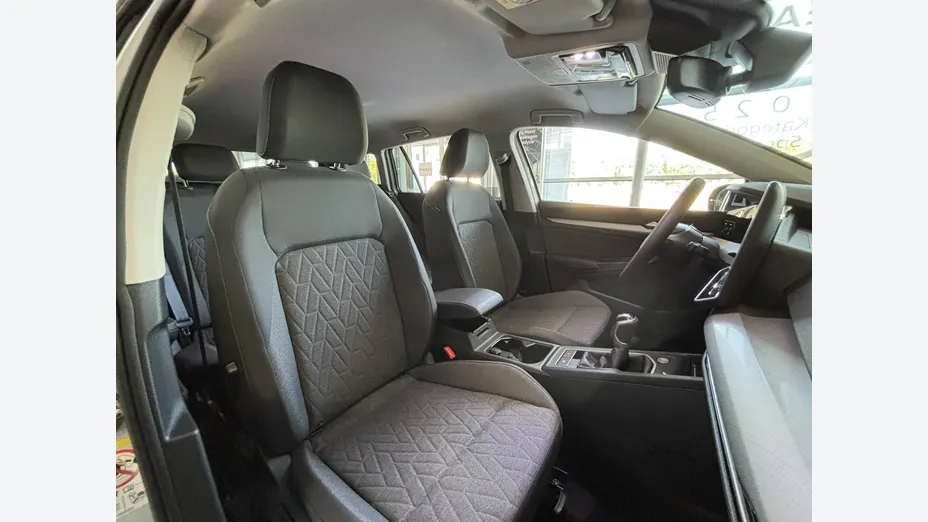 VOLKSWAGEN Golf -