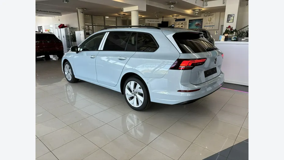 VOLKSWAGEN Golf -