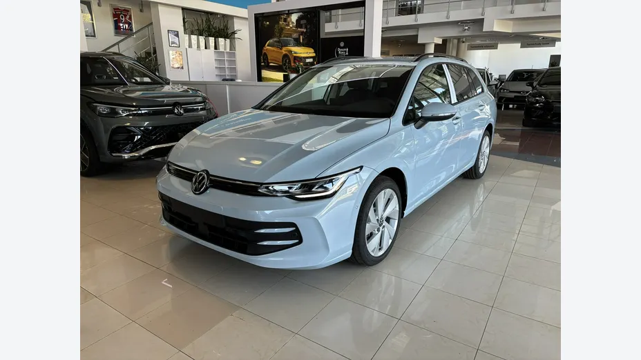 VOLKSWAGEN Golf -