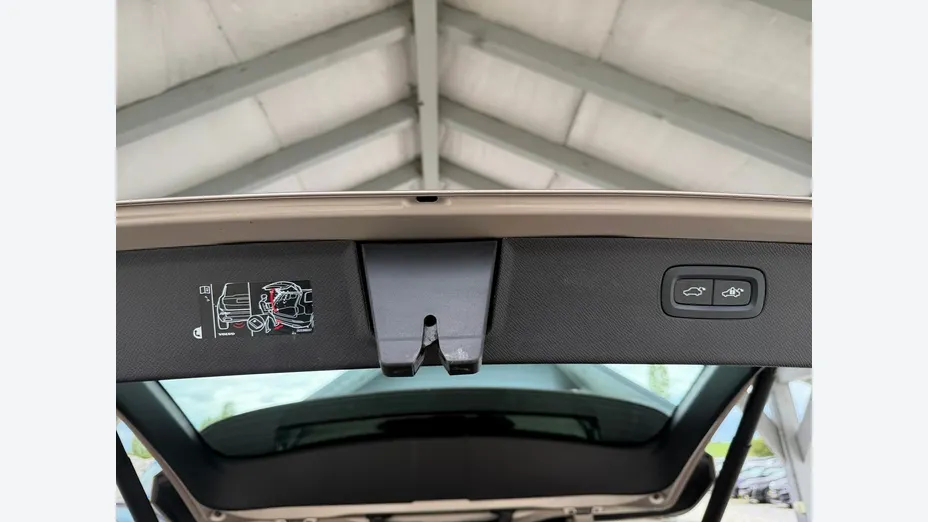 VOLVO XC90 -