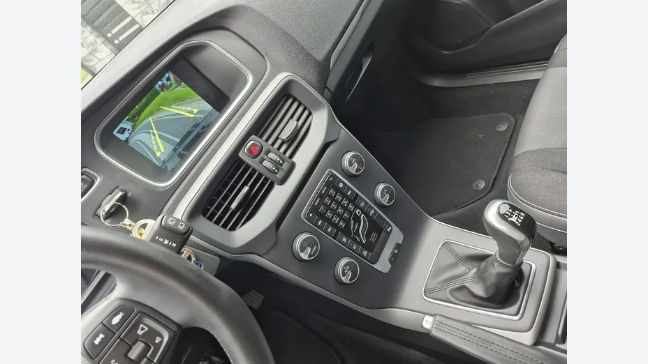 VOLVO V40 -