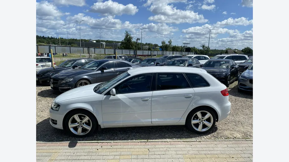 AUDI A4 -