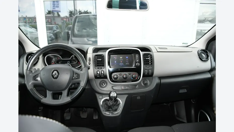 RENAULT Trafic -