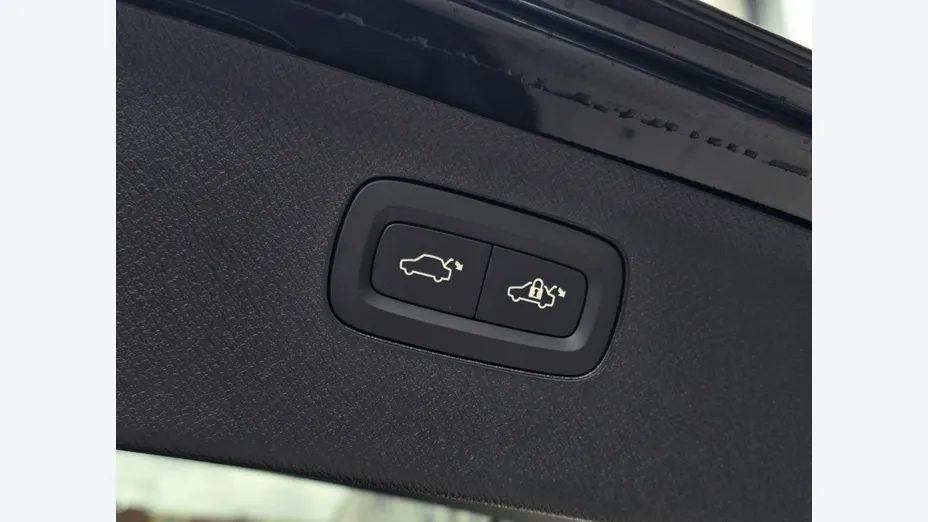 VOLVO XC90 -