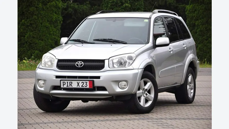 TOYOTA RAV4 -