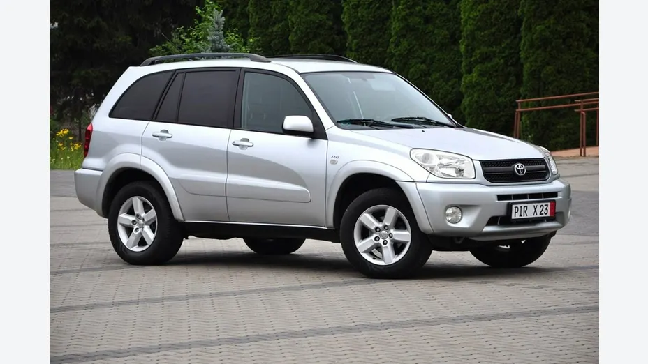 TOYOTA RAV4 -