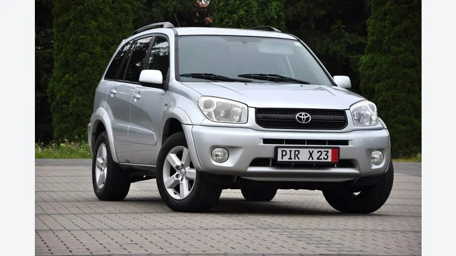 TOYOTA RAV4 -