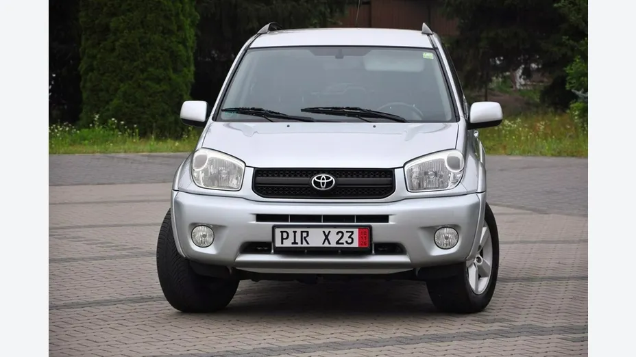 TOYOTA RAV4 -
