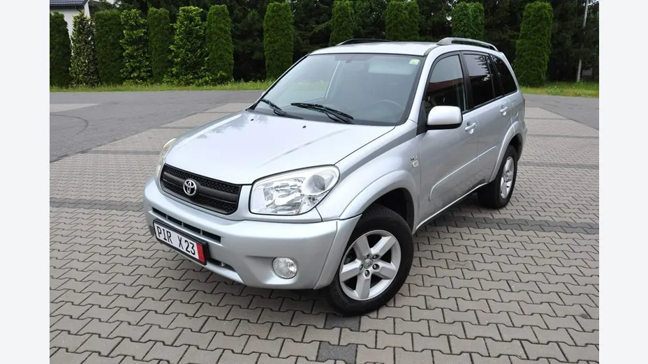 TOYOTA RAV4 -