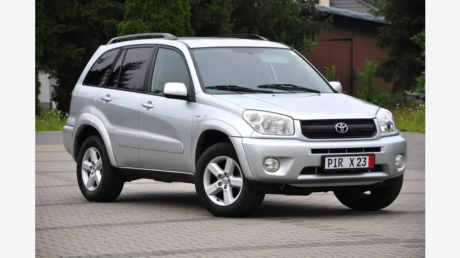 TOYOTA RAV4 -