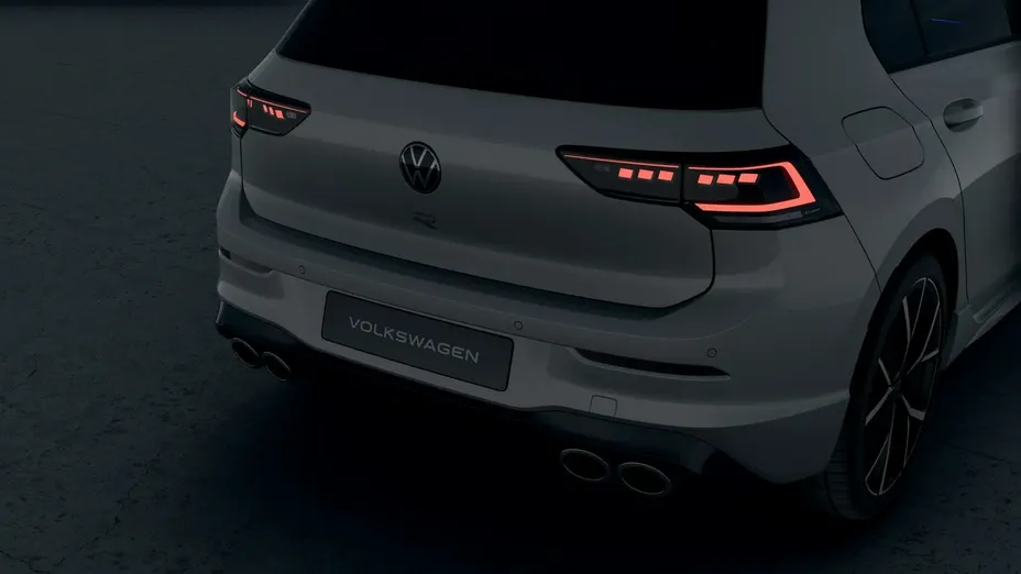 VOLKSWAGEN Golf -