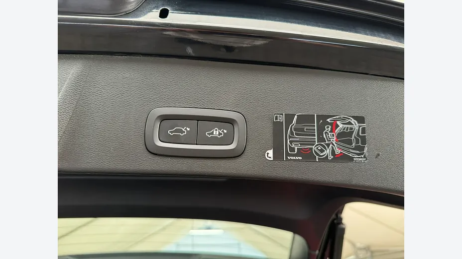 VOLVO XC40 -