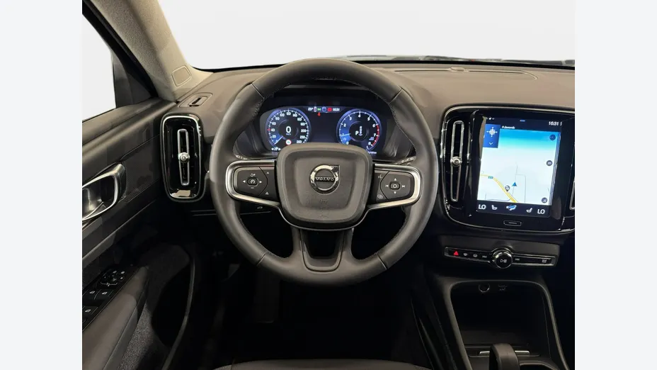 VOLVO XC40 -