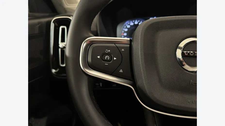 VOLVO XC40 -